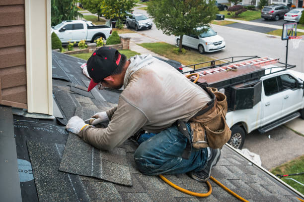 Professional Roofing technician working in Yorkville, WI